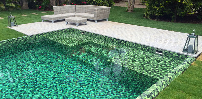 Krásné a dostupné – možnosti obkladu z mozaiky v bazénu